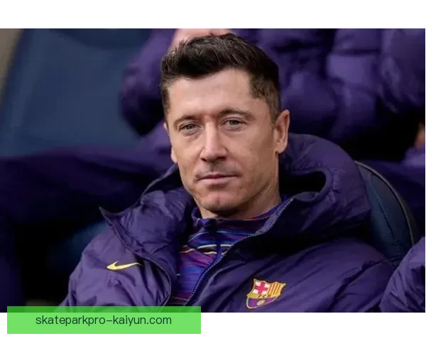 莱万多夫斯基与哈兰德的射手对决，谁将引领现代足球新潮流？